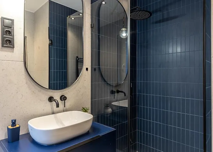 Kobi Luxury 1. * Budapest