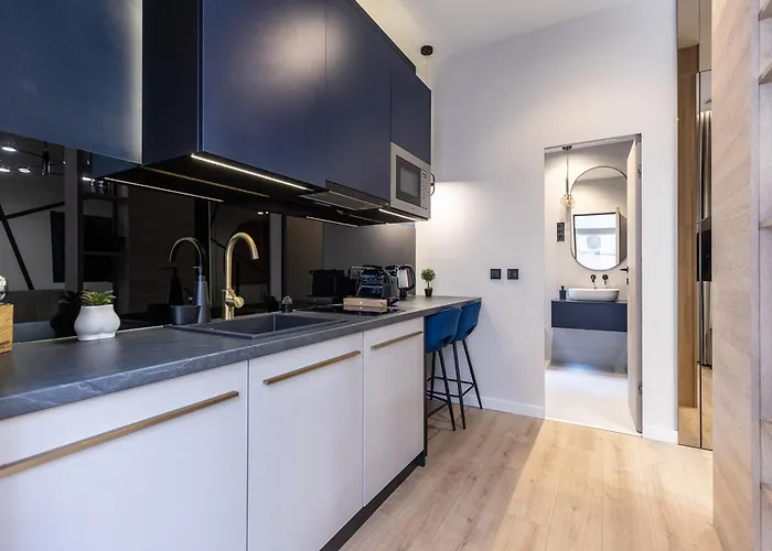 Kobi Luxury 1. * Budapest