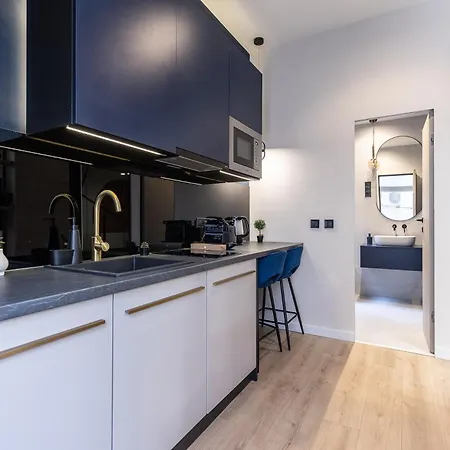 Kobi Luxury 1. * בודפשט